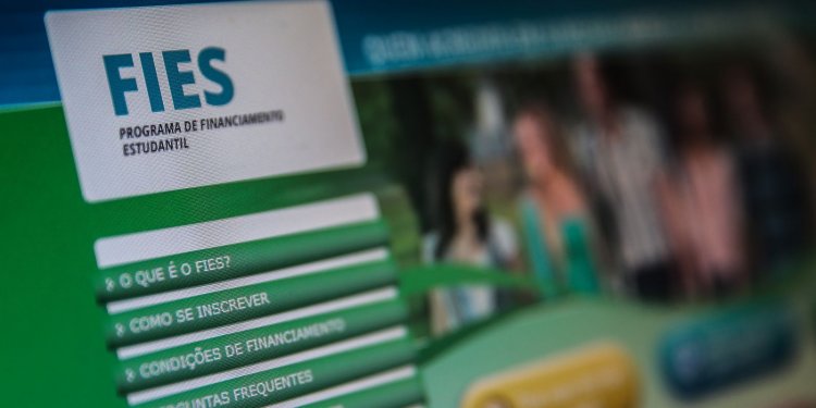 Governo publica MP com regras para renegociação de dívidas do Fies