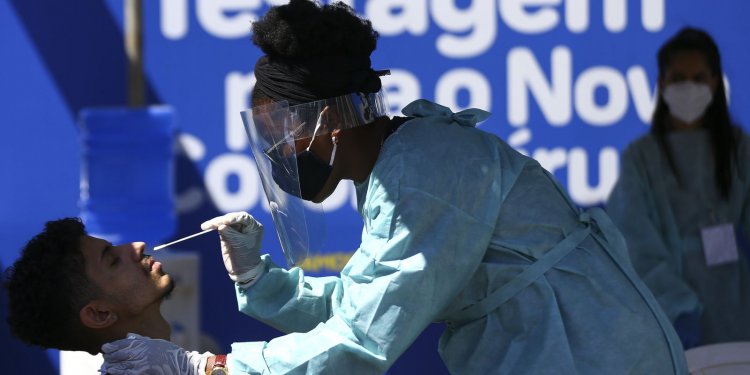 Brasil registra 49,3 mil novos casos de covid-19 e 115 mortes