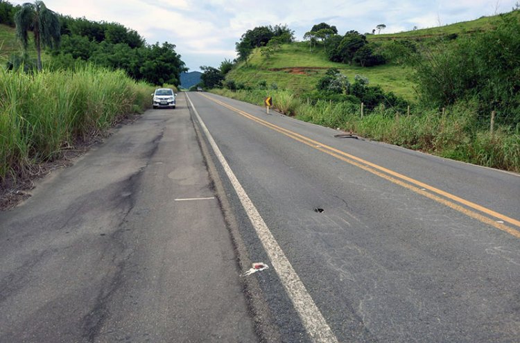 DER-MG é acionado pelo Ministério Público para reparar buraco na estrada Cataguases-Miraí