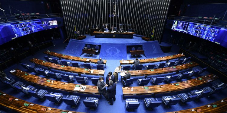 Pacheco revoga uso obrigatório de máscaras no Senado