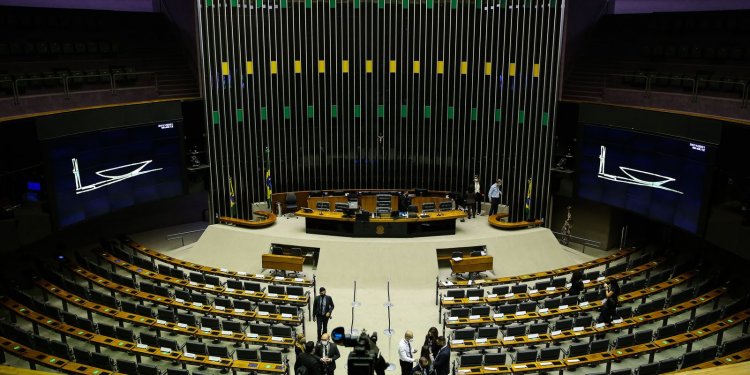 Plenário da Câmara é ambiente inviolável, diz vice-presidente