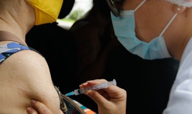 Covid-19: DF começa a aplicar a quarta dose da vacina em idosos