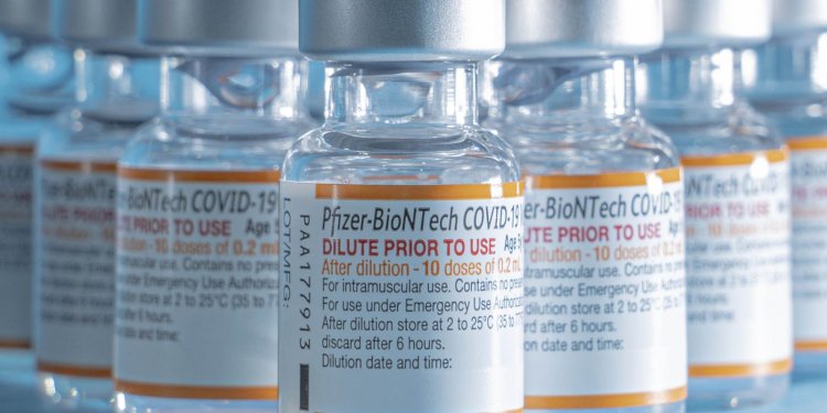 Reforço com Pfizer aumenta proteção em quem recebeu doses da CoronaVac