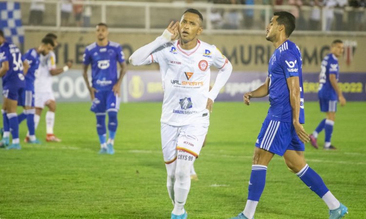 Tombense sai na frente mas cede empate ao Cruzeiro no estádio Soares de Azevedo