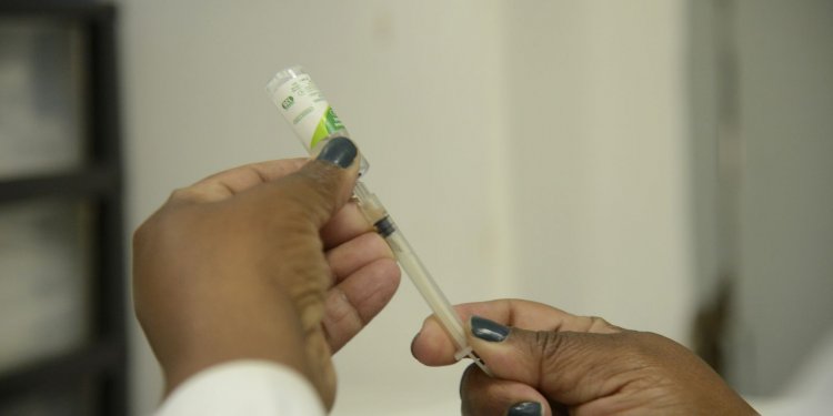 SP: 3,2 mil postos abrem hoje para vacinação contra sarampo e gripe