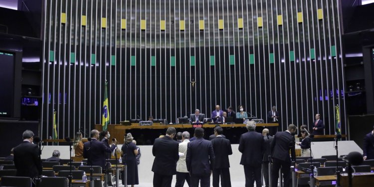 Câmara aprova inclusão do símbolo de autismo em placas de prioridade