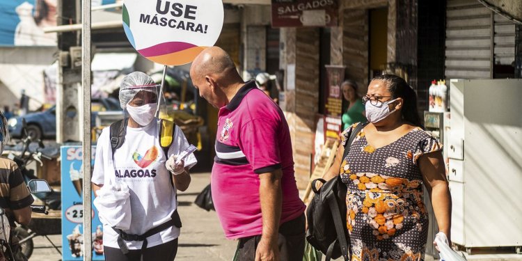Covid-19: Brasil teve 33,9 mil novos casos e 143 mortes em 24 horas