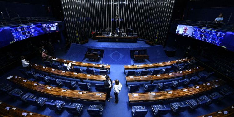 Senado aprova crédito consignado para beneficiário do Auxílio Brasil