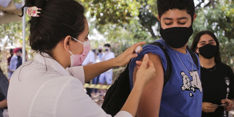 Covid-19: cerca de 21,5 milhões de brasileiros não tomaram 2ª dose
