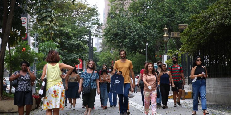 Brasil tem 247 mortes e 21.927 mil casos de covid-19 em 24 horas