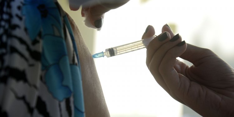 Pesquisa indica espaço para avançar na adesão de adultos à vacinação
