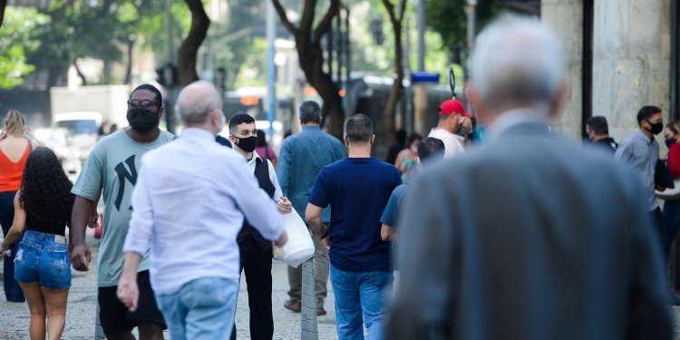 Covid-19: Brasil registra 13.501 casos e 26 mortes em 24 horas