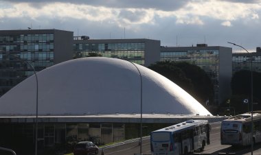 CCJ do Senado aprova PEC da Transição
