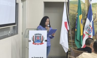 Vice-diretora da UEMG/Ubá defende universidade pública e pede apoio da Câmara contra projetos que ameaçam autonomia da instituição