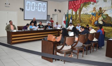 Parlamentares aprovam cinco projetos de lei em reunião ordinária
