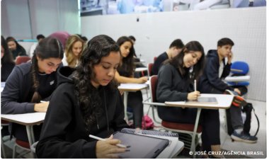 Conheça as regras para a prova de redação do Enem 2025 no domingo