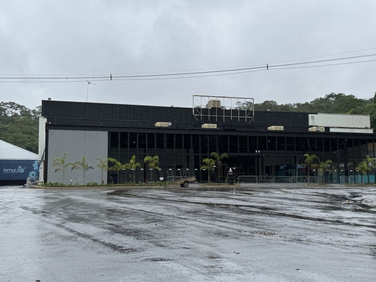 FEMUR 2026 inicia montagem dos estandes e entra na fase final de preparação da feira