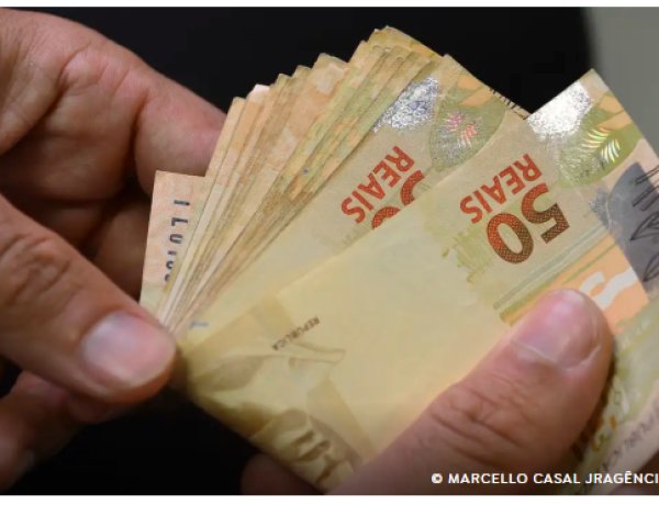 Governo envia alertas sobre imposto de renda pelo Gov.br e WhatsApp