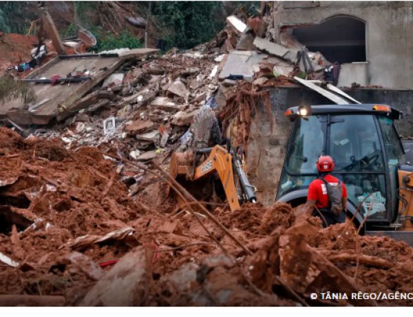 Número de mortos com as chuvas chega a 30 em Minas Gerais