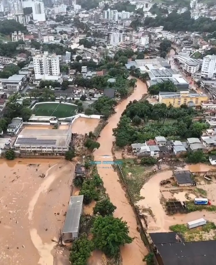 Enchente histórica atinge Ubá na madrugada desta terça-feira (24)