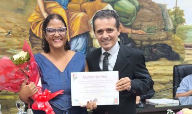 Ângela Teixeira de Paula Neves é homenageada com o Diploma Mulher 2026 em Ubá