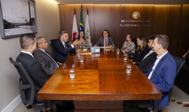 MPMG firma acordo para viabilizar crédito sem juros a comerciantes atingidos pelas enchentes em Ubá